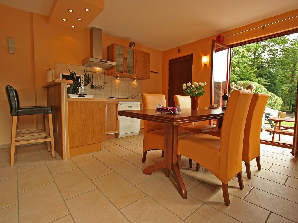 Cottage With A Terrace And A View Of The Valley Aywaille Exteriér fotografie
