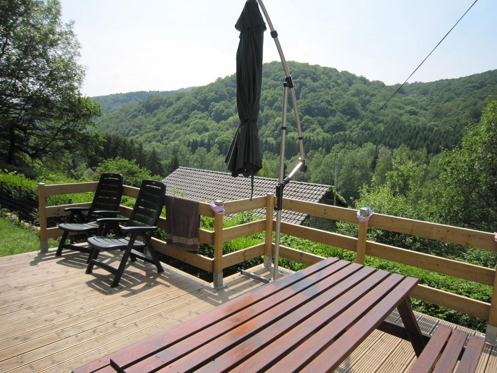 Cottage With A Terrace And A View Of The Valley Aywaille Exteriér fotografie